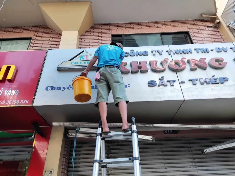 Lỗi dán alu bị chảy xệ
